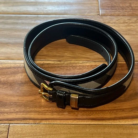 New In Box Burberry Check Leather Belt – Size 40/100 – Made in Italy